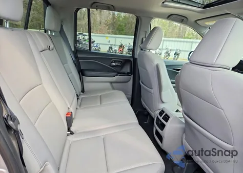 2017 Honda Ridgeline Rtl z USA, uszkodzony, nr VIN 5FPYK3F79HB022585